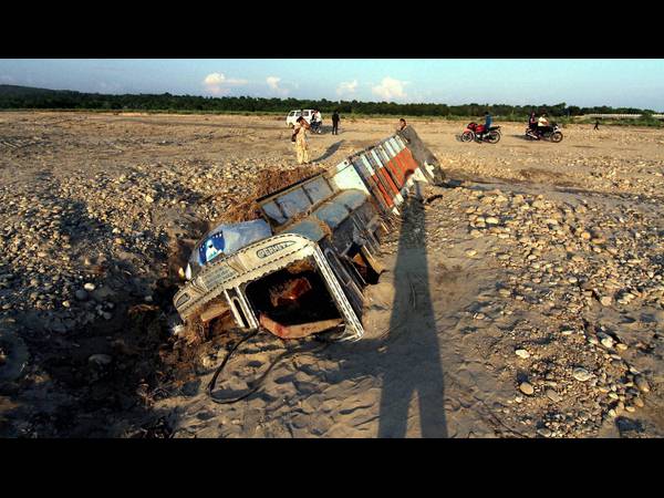 వరదల నుంచి తేరుకోని జమ్మూ కాశ్మీర్