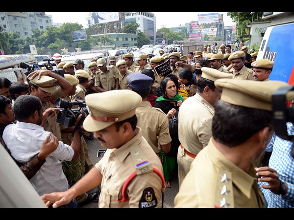 జర్నలిస్టులు