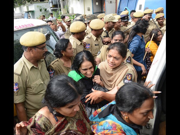  జర్నలిస్టులు