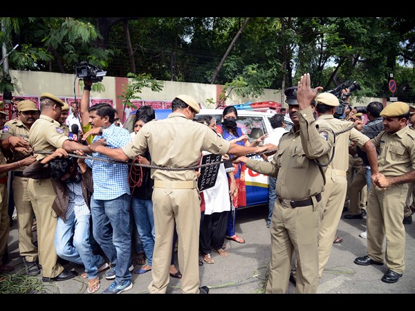  జర్నలిస్టులు