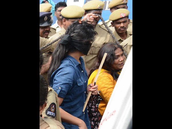  జర్నలిస్టులు