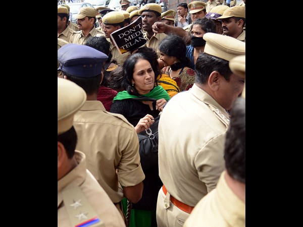 జర్నలిస్టులు