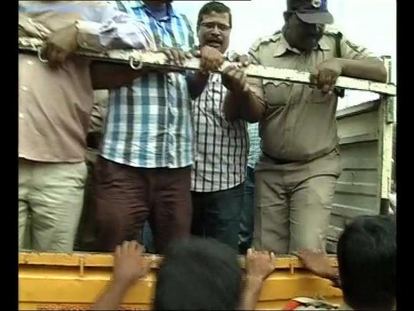 జర్నలిస్టుల నిరసన