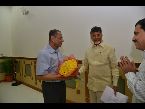 గవర్నర్‌తో బాబు భేటీ