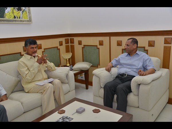 కేంద్రం, ఆర్థికి సంఘాలపై ఒత్తిడి