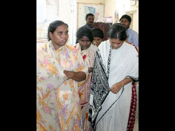 Hyderabad: women theives arrested