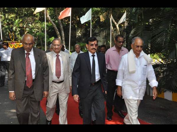 శివాజీ ఆడిటోరియంలో 'గీతం' స్నాతకోత్సవం శివాజీ ఆడిటోరియంలో 'గీతం' స్నాతకోత్సవం