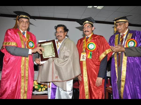 శివాజీ ఆడిటోరియంలో 'గీతం' స్నాతకోత్సవం శివాజీ ఆడిటోరియంలో 'గీతం' స్నాతకోత్సవం