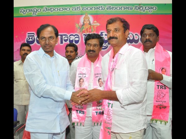 కొత్తకు కేసీఆర్ అభినందన