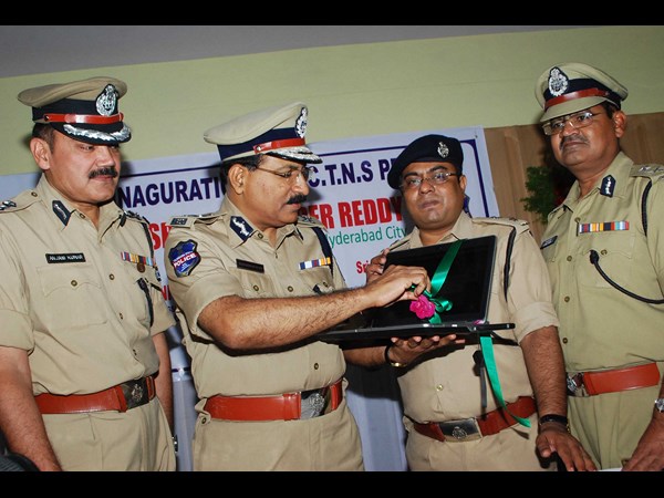 పోలీసులూ టెక్నాలజీని వాడుకోండి: నగర పోలీస్ కమీషనర్ పి. మహేందర్ రెడ్డి