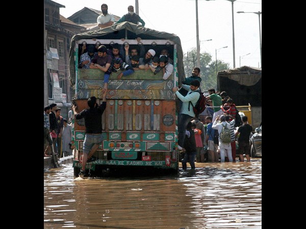 జమ్మూ కాశ్మీర్ వరదలు లేటెస్ట్ అప్ డేట్స్ 