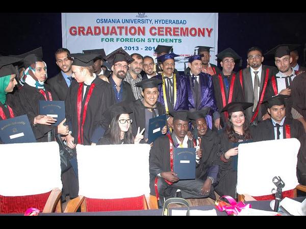 ఉస్మానియాలో విదేశీ విద్యార్దుల ఆనంద హేళ 
