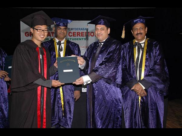  ఉస్మానియాలో విదేశీ విద్యార్దుల ఆనంద హేళ 