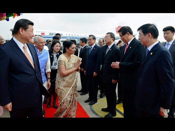 ముడు ఒప్పందాలపై సంతకాలు చేసిన భారత్ - చైనా