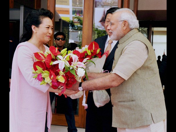 ముడు ఒప్పందాలపై సంతకాలు చేసిన భారత్ - చైనా