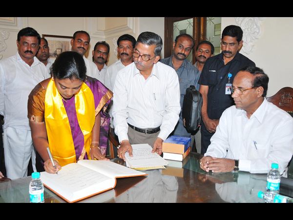 తంగిరాల సౌమ్య ప్రమాణం