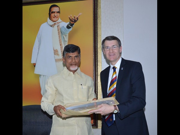  చంద్రబాబుని కలిసిన ఆస్టేలియా ప్రతినిధులు