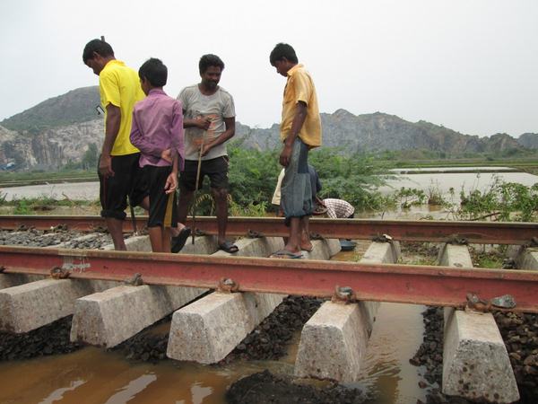గుంటూరు జిల్లా అస్తవ్యస్తం