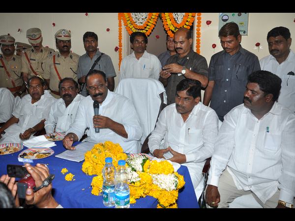 నాయిని