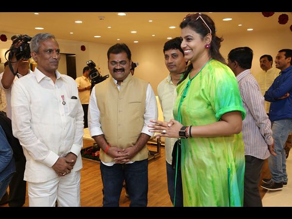 పింకీరెడ్డి ఇలా...