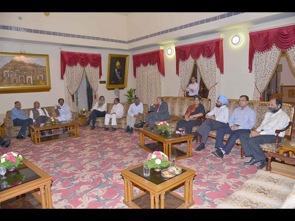 పద్నాలుగో ఆర్థిక సంఘానికి స్వాగతం