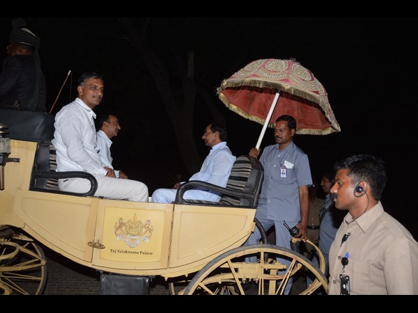 ఫలక్‌నుమా ప్యాలెస్‌లో...