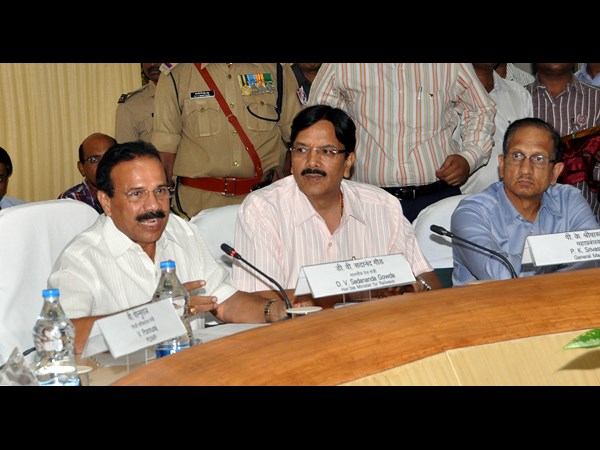 కార్యక్రమంలో...