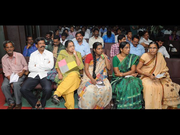 పేదోళ్ల ఉద్యమం బతుకమ్మ