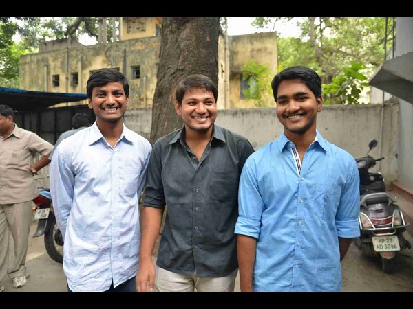 ఎస్ఆర్ నగర్ ఏటీఎమ్ నిజాయితీకి సన్మానం