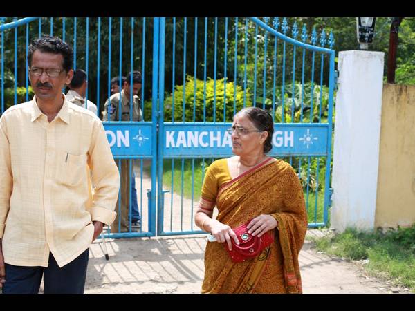 బందోబస్తు, అరెస్ట్