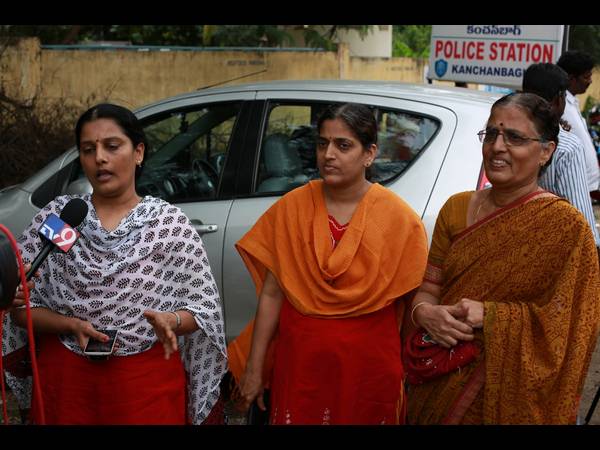 బందోబస్తు, అరెస్ట్