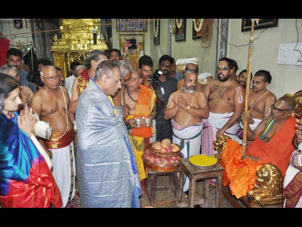 నరసింహన్ అహోబిల మఠంలో