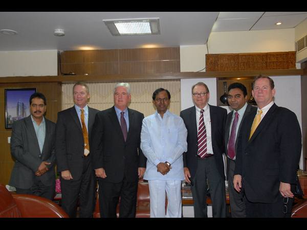 బెయిలర్ ఆస్పత్రి ప్రతినిధులతో..