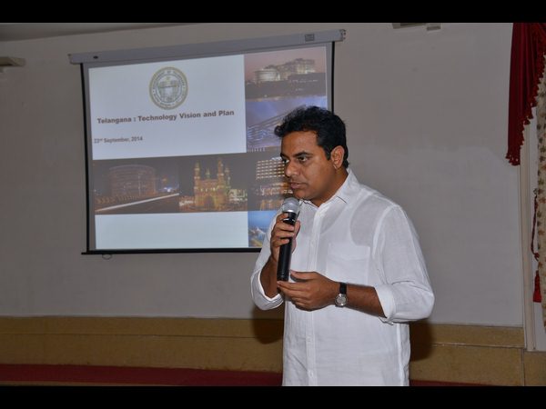 గవర్నర్ నరసింహాన్‌తో కేసీఆర్ భేటీ