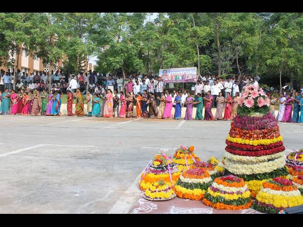  బతుకమ్మ