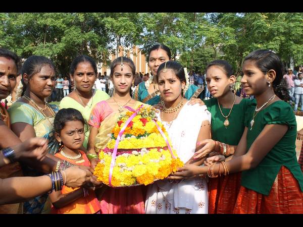  బతుకమ్మ