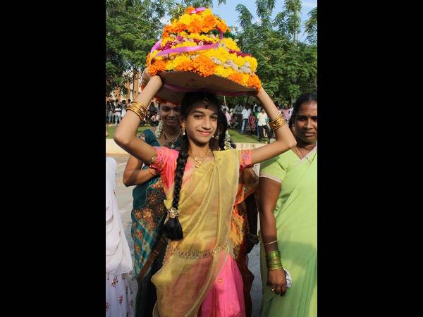  బతుకమ్మ