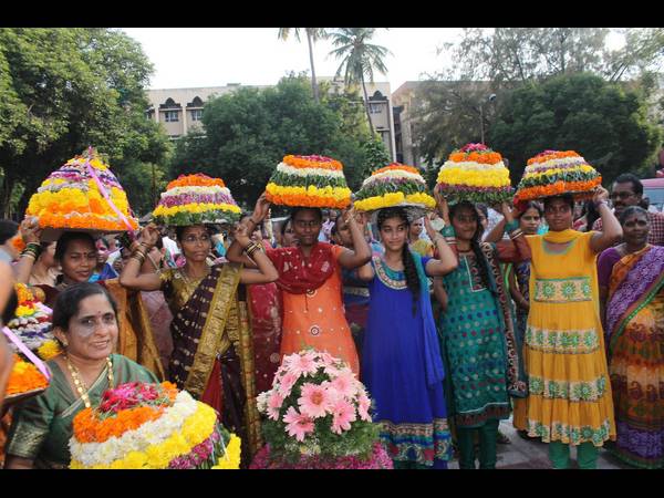  బతుకమ్మ
