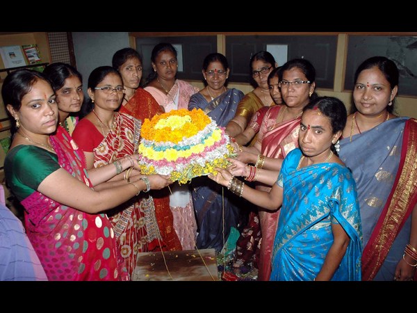 పర్యాటక కార్పోరేషన్‌ కార్యాలయంలో ...