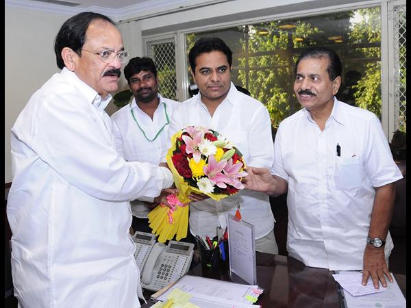 వెంకయ్యతో కేటీఆర్