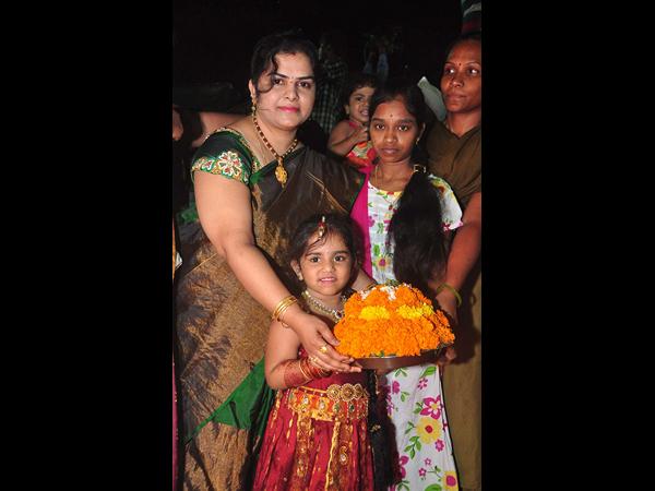 బతుకమ్మ