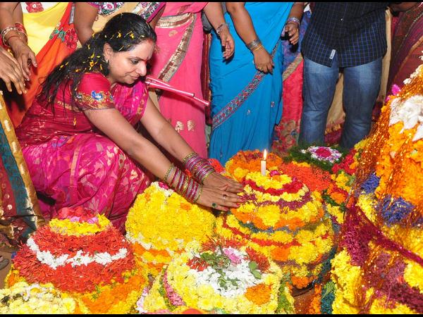 బతుకమ్మ