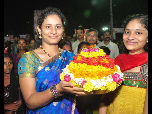 బతుకమ్మ