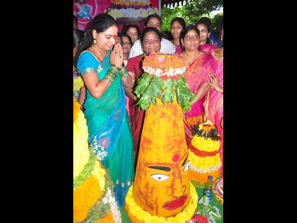 బతుకమ్మ