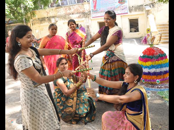 బతుకమ్మ