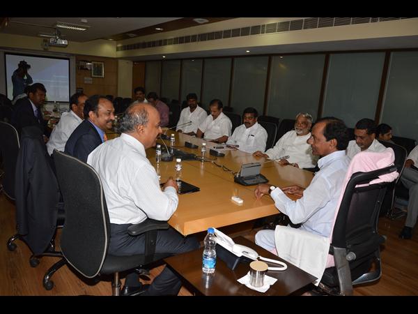 కెసిఆర్ సానుకూలం