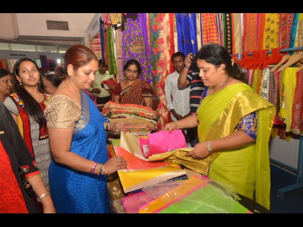  Jayasudha says she likes sarees