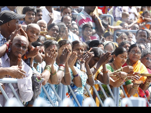  తిరుమల మాడవీధుల్లో చిన్న శేష వాహనంపై శ్రీవారు