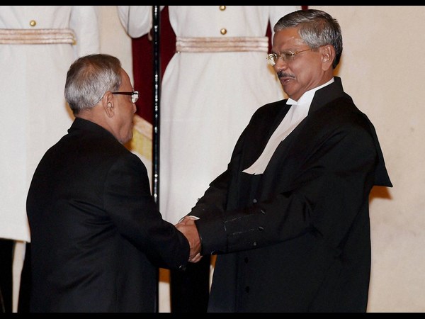 సుప్రీం కోర్టు ప్రధాన న్యాయమూర్తిగా హెచ్ఎల్ దత్తు ప్రమాణ స్వీకారం సుప్రీం కోర్టు ప్రధాన న్యాయమూర్తిగా హెచ్ఎల్ దత్తు ప్రమాణ స్వీకారం