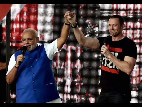  ఇంగ్లీషులో మోడీ ప్రసంగం, పక్కనే ఆస్ట్రేలియా నటుడు హగ్ జాక్‌మన్